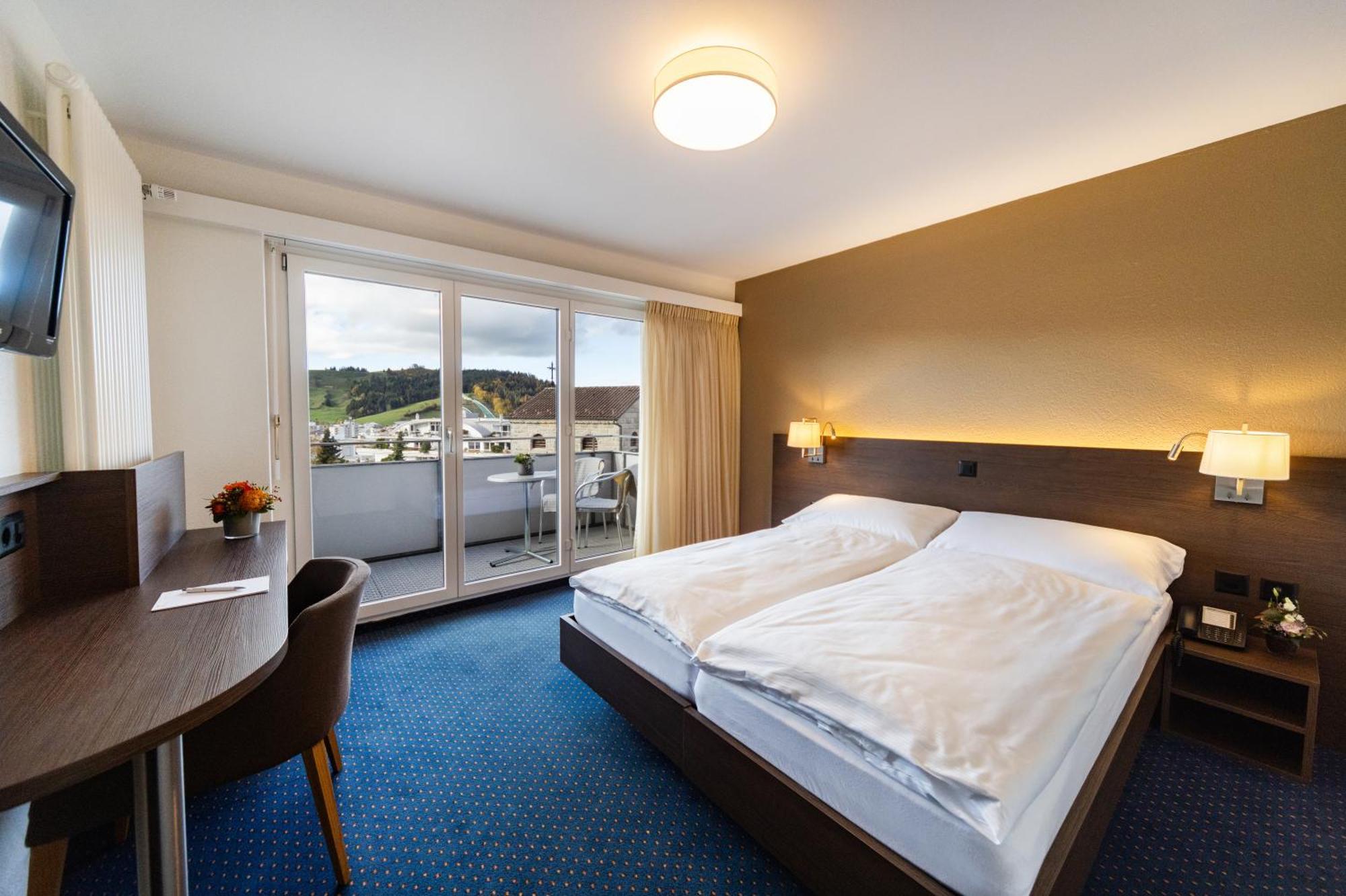 Hotel Drei Koenige ไอน์ซีเดิล์น ภายนอก รูปภาพ