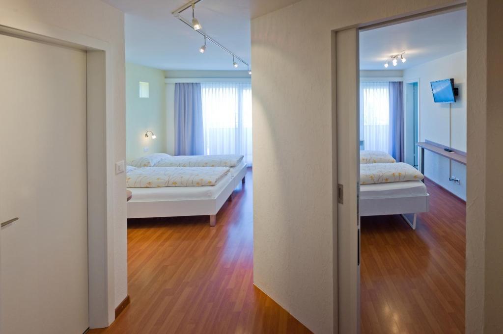 Hotel Drei Koenige ไอน์ซีเดิล์น ห้อง รูปภาพ