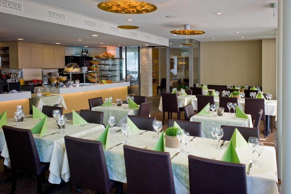 Hotel Drei Koenige ไอน์ซีเดิล์น ภายนอก รูปภาพ