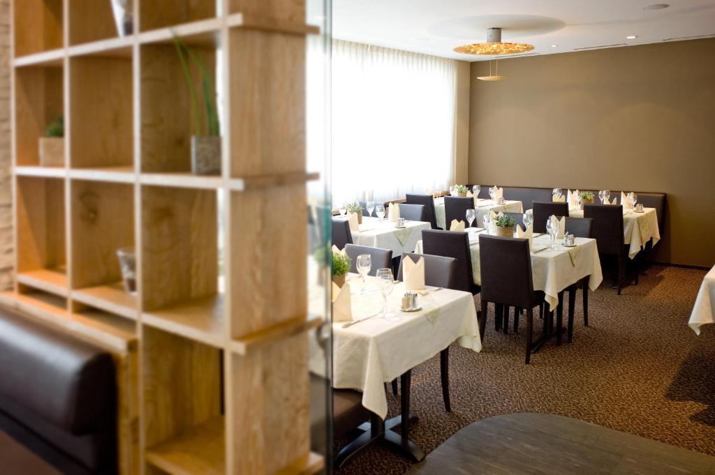 Hotel Drei Koenige ไอน์ซีเดิล์น ภายนอก รูปภาพ